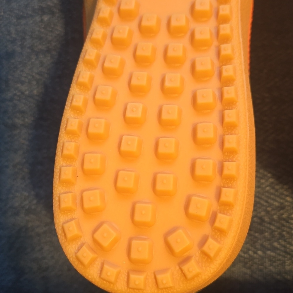 Nike Men's Field General Sneaker, Size 13 US, Retail Price $100.00 USD - Picture 13 of 16